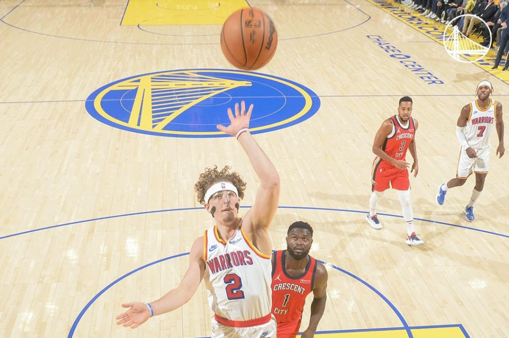 Golden State Warriors berhasil bangkit dari ketertinggalan 20 poin di awal pertandingan dan mengalahkan New Orleans Pelicans dengan skor akhir 124-106 dalam laga NBA yang digelar di Chase Center, San Francisco, California, Rabu, 30 Oktober 2024 WIB.