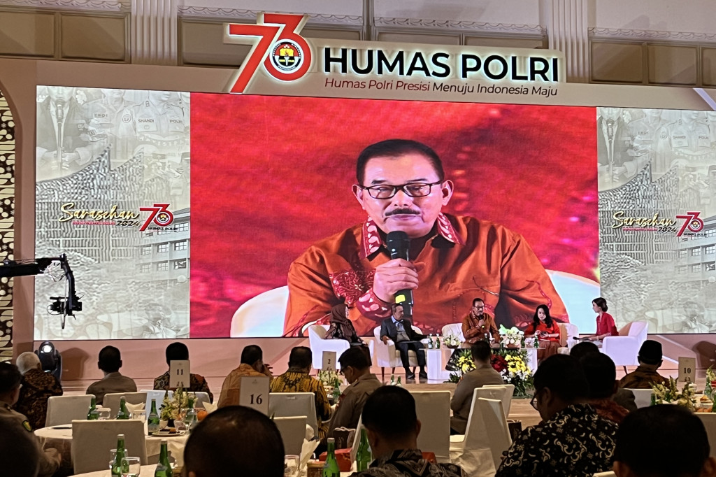 Divisi Humas (Divhumas) Polri merayakan hari jadi ke-73, Rabu, 30 Oktober 2024. Dalam puncak perayaan ini, Divhumas Polri melakukan acara Sarasehan dengan mengundang mantan-mantan Kepala Divhumas Polri hingga pemimpin redaksi (Pemred) media massa.