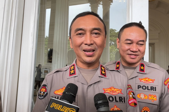 Kadiv Humas Polri Irjen Sandi Nugroho mengatakan satuan kerja (satker) yang ia pimpin mendapat pengesahan dua peraturan dari Kapolri Jenderal Listyo Sigit Prabowo sebagai kado ulang tahun telah 73 tahun mengabdi untuk negeri. Yakni peraturan mengenai manajemen risiko dan pengendalian mutu.