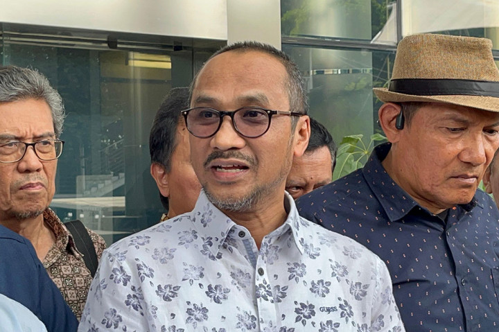 “Maka kita mendorong pemerintah, karena ini ada aturannya buat pemerintah bisa menganulir, bisa membuat pansel ulang,” kata mantan Ketua KPK Abraham Samad di Gedung Merah Putih KPK, Jakarta Selatan, Kamis, 31 Oktober 2024.