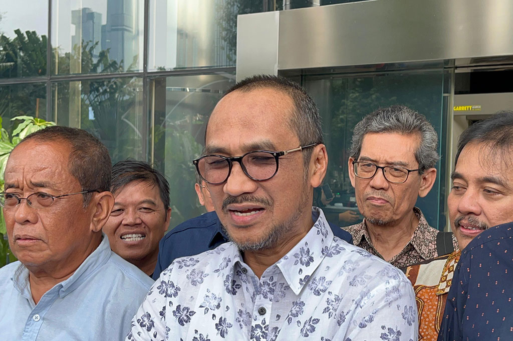 Samad mengatakan, pengulangan seleksi capim KPK boleh dilakukan Prabowo untuk memastikan pemberantasan rasuah pada eranya berjalan dengan baik. Kepala Negara dinilai harus memastikan isu pemberantasan korupsi berjalan dengan maksimal selama memimpin. “Membentuk pansel ulang dan melakukan seleksi ulang untuk calon pimpinan KPK. Ini belum terlambat, kalau kita mau menghasilkan pimpinan KPK yang kredibel,” ucap Samad.
