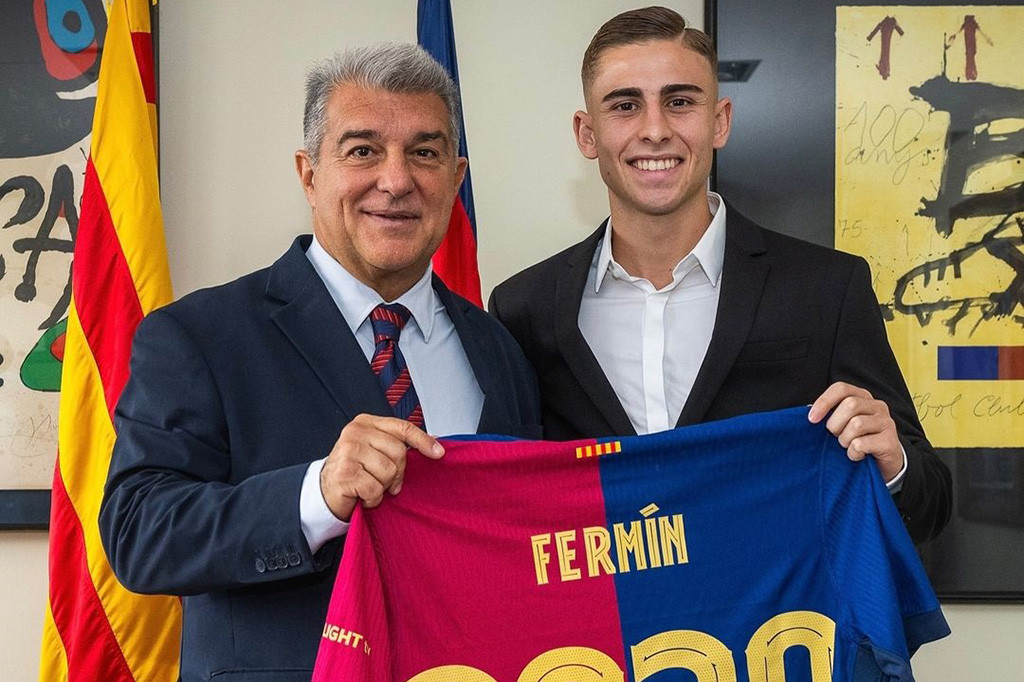 Barcelona juga memasukkan klausul rilis tinggi untuk pemain jebolan La Masia itu dengan nilai sebesar 500 juta euro (sekitar Rp8,54 triliun).