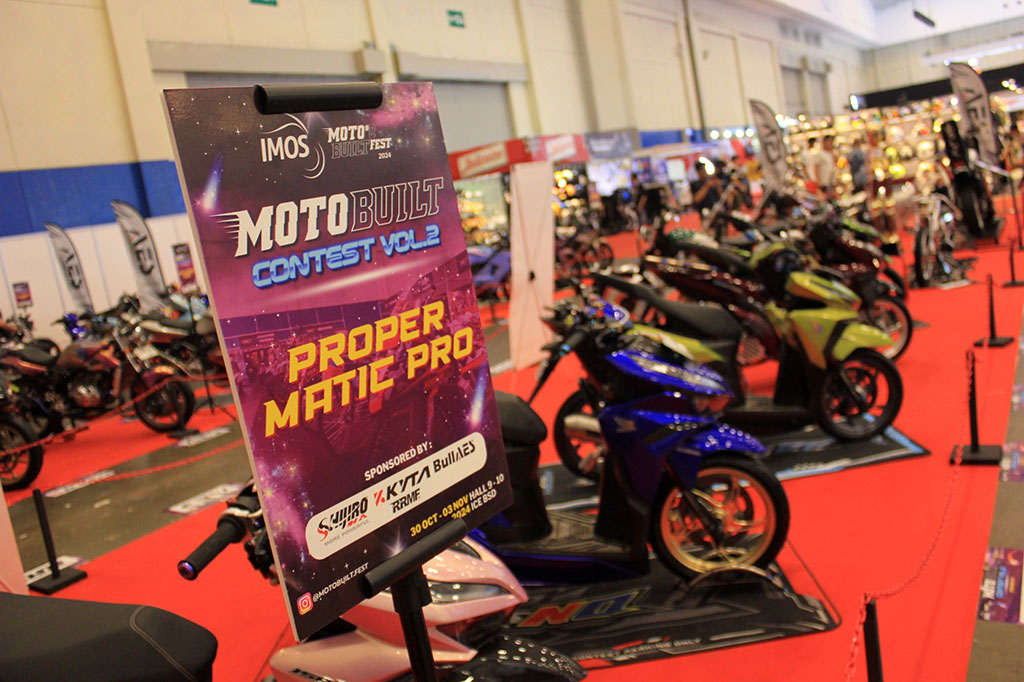 Sejumlah motor dipamerkan dari berbagai merk. Motor listrik pun juga hadir dalam pameran otomotif motor tersebut.