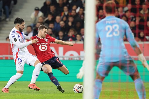 Hasil ini membuat Lyon naik ke posisi lima klasemen sementara Liga Prancis dengan 15 poin dari 10 pertandingan, sedangkan Lille masih tertahan di peringkat tiga dengan 18 poin.