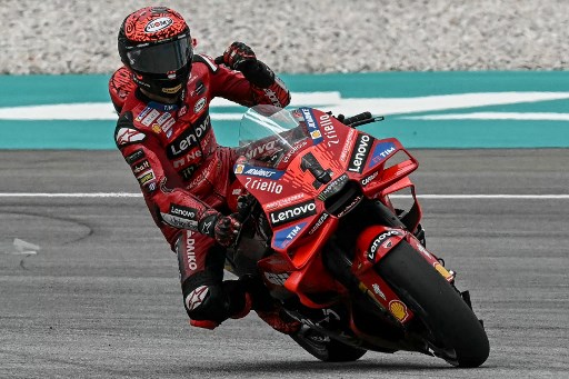 Pembalap Ducati Lenovo Francesco Bagnaia mengklaim posisi pole Grand Prix Malaysia dalam sesi kualifikasi yang digelar di Sirkuit Internasional Sepang, Malaysia, Sabtu, 2 November 2024.