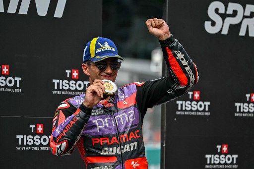 Adapun Martin unggul tipis 0,913 detik atas Marquez dan 2,010 detik atas Bastianini.