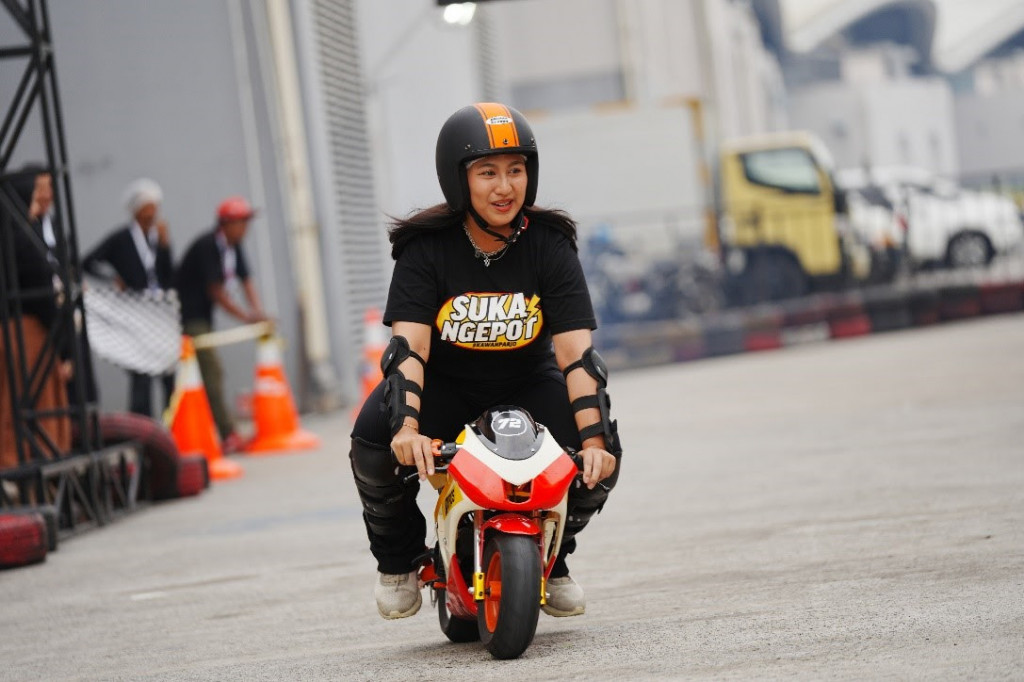 Mini GP yang pertama kali hadir di gelaran IMOS 2024 juga tak luput menjadi daya tarik pengunjung yang hadir.