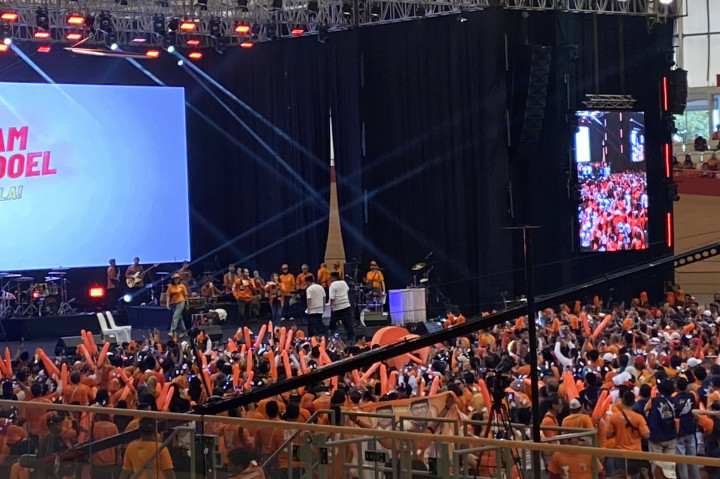 Pasangan Calon (Paslon) Gubernur Jakarta nomor urut tiga Pramono-Rano mengadakan kampanye Akbar di Velodrome, Jakarta Timur. Kampanye Akbar yang bertema 'Festival Jakarta Menyala' ini bersifat santai dan menghibur masyarakat yang datang.