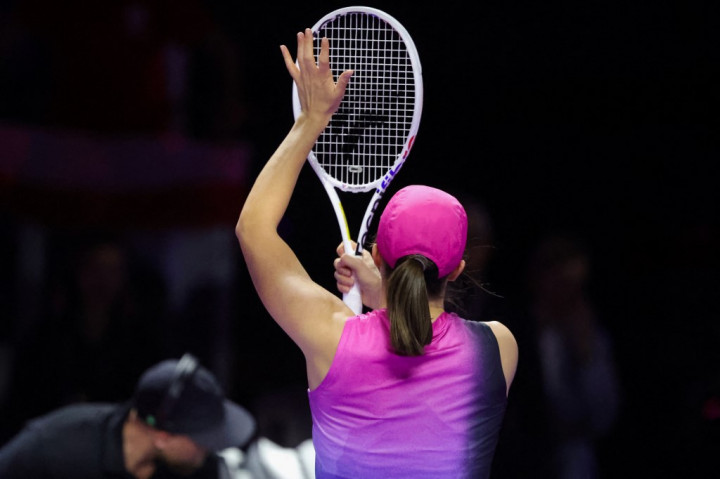 Swiatek memenangi 13 dari 17 gim terakhir. Secara keseluruhan, ia melakukan 10 ace dan menyelesaikan pertandingan dengan 40 winner dalam dua jam 32 menit pertandingan.