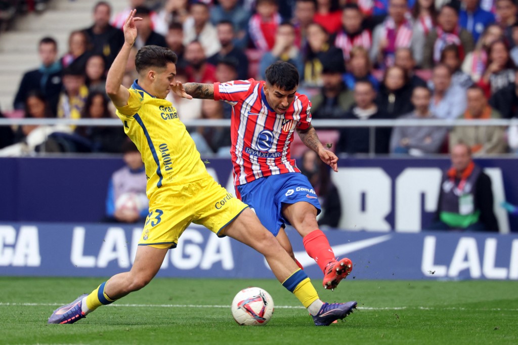 Selepas jeda istirahat, tempo pertandingan menurun.