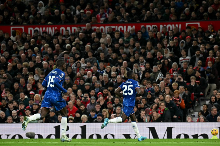 Tapi empat menit itu setelah Chelsea menyamakan kedudukan melalui tendangan luar kotak penalti Moises Caicedo.