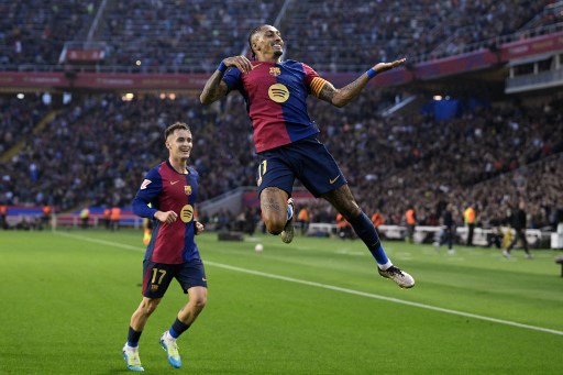 Hasil ini membuat pasukan Hansi Flick semakin kukuh di puncak klasemen LaLiga. Blaugrana mengumpulkan 33 poin unggul sembilan angka dari Real Madrid di bawahnya. Sedangkan, Espanyol di urutan ke-17 dengan 10 angka.