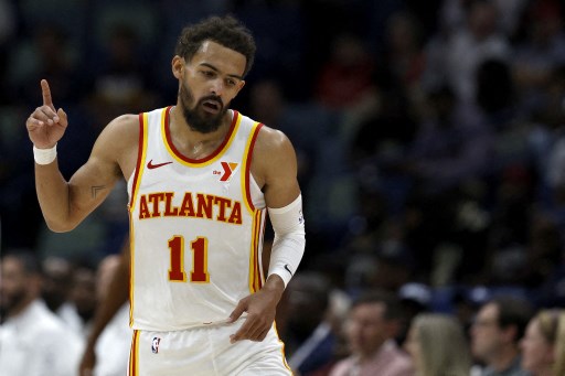 Hawks memiliki lima pemain lain yang juga mencetak lebih dari 11 poin selain Johnson, menunjukkan kedalaman tim dalam mencetak angka. Trae Young menambah 23 poin, sementara Dyson Daniels, yang baru kembali setelah absen dua laga karena cedera, mencatatkan 16 poin dalam laga ini.