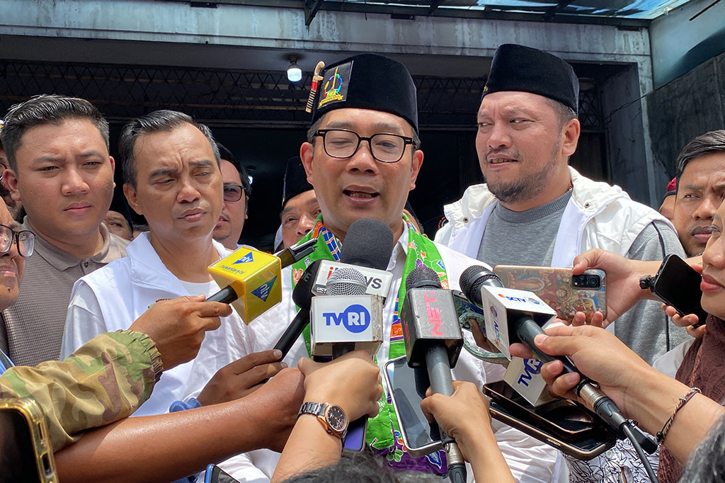 “Semakin banyak kehadiran kami, otomatis akan viral dan memotivasi orang supaya datang tidak musiman, kan begitu ya. Sambil tadi kawasannya kita tata sehingga orang pangling dan akhirnya mau berlama-lama di sini,” jelas Ridwan Kamil.