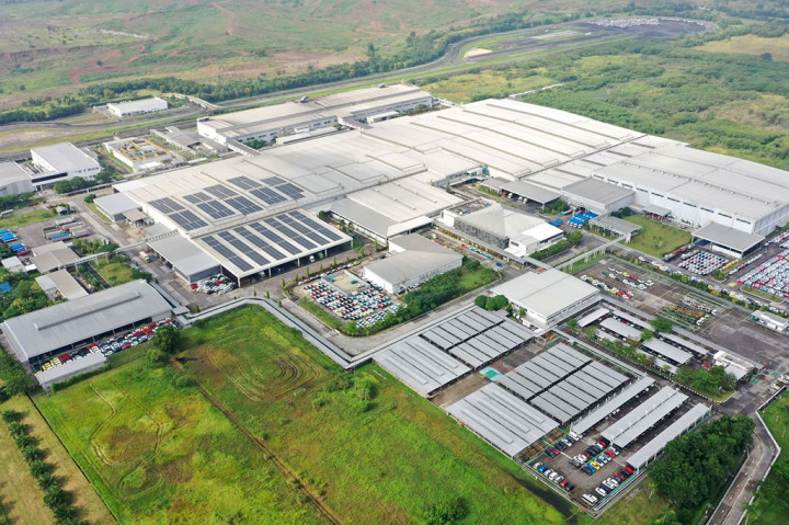 Secara keseluruhan, fasilitas ini menempati lahan seluas 90 hektar dan sudah didukung dengan teknologi terkini untuk memaksimalkan proses produksi mobil.