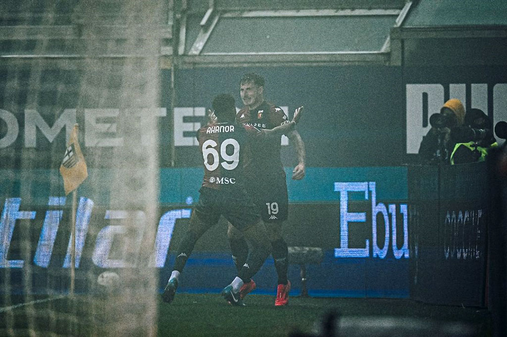 Andrea Pinamonti mencetak gol semata wayang untuk Genoa saat pertandingan tinggal menyisakan sepuluh menit, sebelum mantan penyerang timnas Italia Balotelli melakukan penampilan perdananya di Liga Italia dalam empat tahun sebagai pemain pengganti.