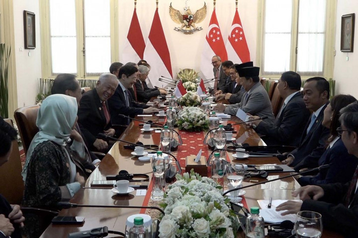 Pemerintah Indonesia dan Singapura melalui pertemuan bilateral Presiden RI Prabowo Subianto dan Perdana Menteri Singapura Lawrence Wong menghasilkan lima sektor kerja sama mulai dari bidang pertahanan hingga energi baru terbarukan.