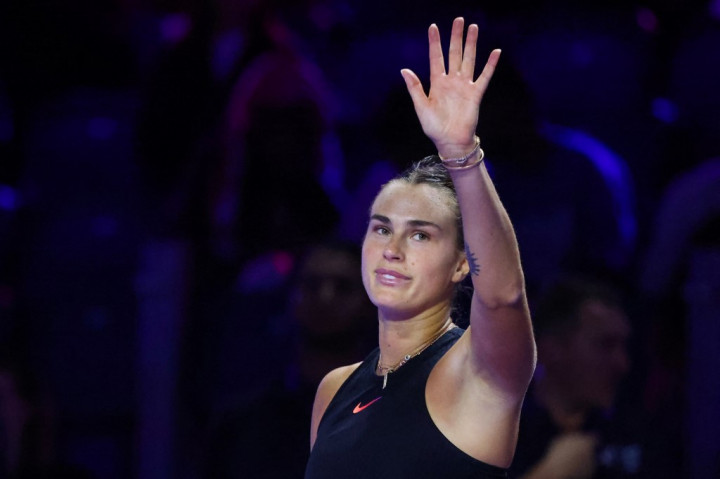 Sabalenka memenangi dua pertandingan round-robin pertamanya di WTA Finals, melawan Zheng Qinwen dan Jasmine Paolini, yang memperlebar keunggulannya atas Swiatek menjadi 1.446 poin.