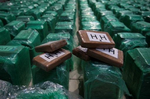 Polisi menemukan pengiriman narkoba dalam jumlah besar dalam kontainer pisang dari Ekuador di Pelabuhan Algeciras, Spanyol selatan.