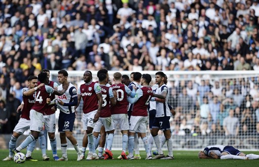 Dengan skors ini, selain pertandingan melawan Manchester United dan Nottingham Forest, Kudus juga akan absen membela West Ham pada pertandingan melawan Everton (9/11), Newcastle United (25/11), dan Arsenal (30/11), demikian dikutip dari laman resmi FA.