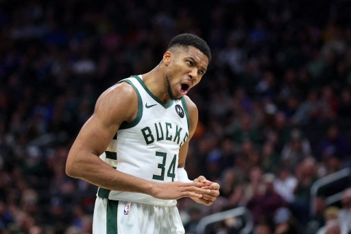 Berdasarkan statistik di laman NBA, Damian Lillard tampil gemilang dengan mencetak 34 poin, sementara Giannis Antetokounmpo menambahkan 31 poin serta 16 rebound.