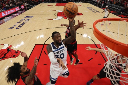 Julius Randle mencetak 22 poin dan 10 rebound, sementara Rudy Gobert menyumbang 21 poin dan sembilan rebound untuk membantu kemenangan Timberwolves. Mike Conley juga turut berperan penting dengan mencatatkan 14 poin dan 11 assist.