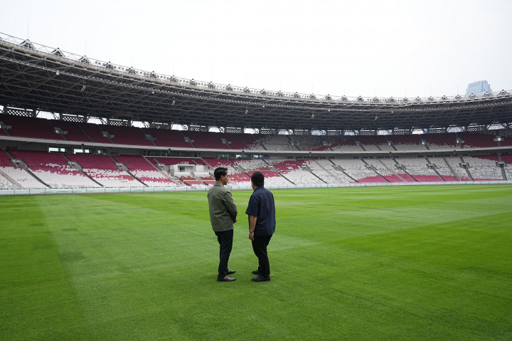 Menjelang pertandingan Indonesia Versus Jepang, 15 November mendatang, Ketua Umum Persatuan Sepakbola Indonesia (PSSI), Erick Thohir dibuat takjub dengan kualitas rumput yang ada di Stadion Utama Gelora Bung Karno (SUGBK).