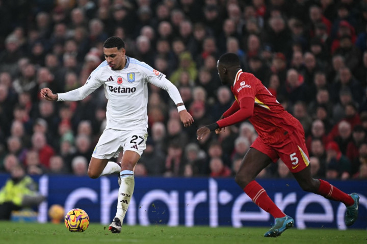Pada babak kedua, Villa mengambil inisiatif menyerang sampai menciptakan peluang lewat tendangan Morgan Rogers yang melambung di atas mistar gawang Liverpool.