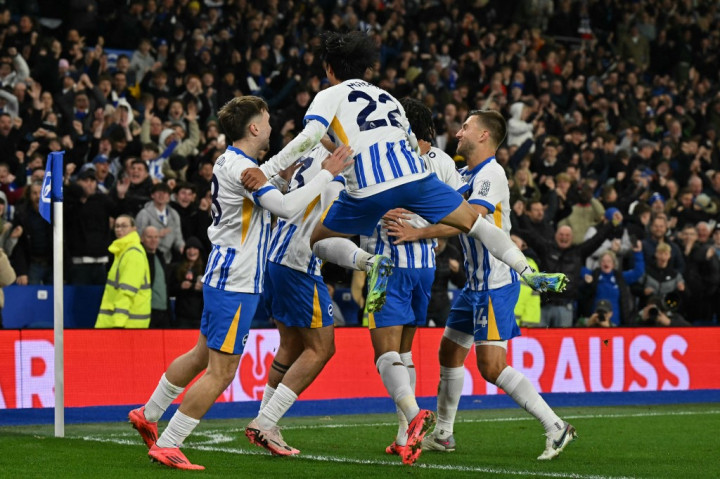 Lima menit kemudian Brighton berbalik unggul setelah umpan Joao Pedro dikonversimenjadi gol oleh Matt O'Riley sehingga skor berubah 2-1.