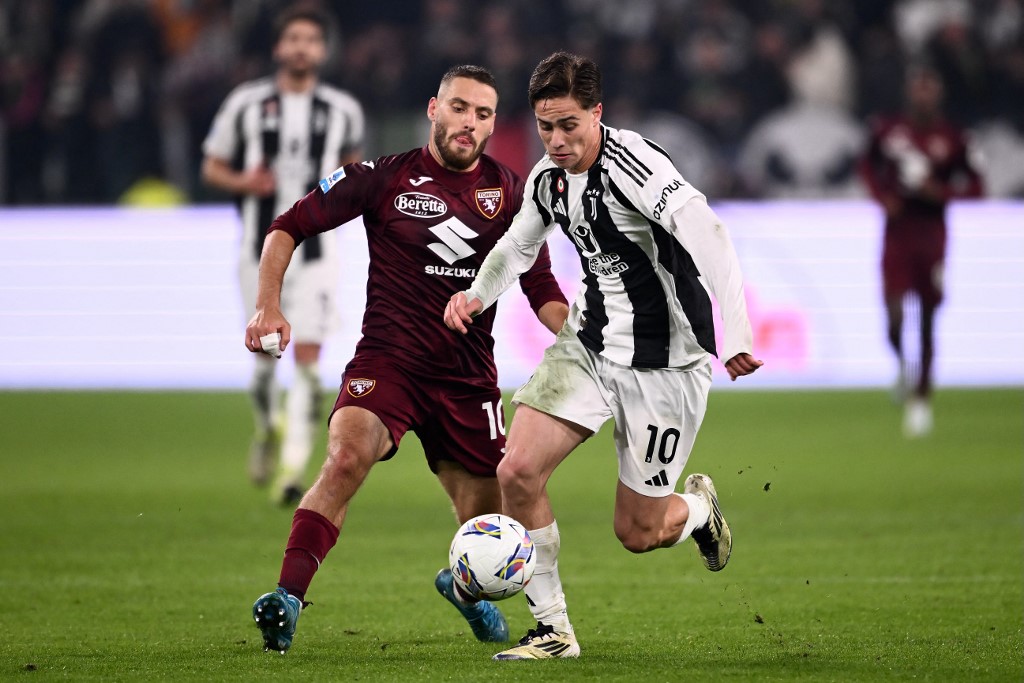 Juventus memenangkan derby Turin melawan Torino dengan skor 2-0 di Allianz Arena pada Minggu, 10 November 2024 dini hari WIB berkat dua gol Timothy Weah dan Kenan Yildiz.