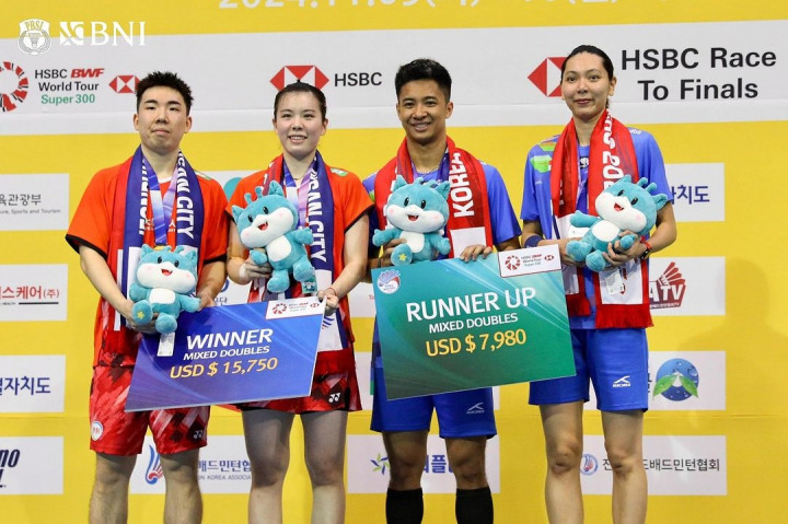 Sementara ganda campuran Indonesia Dejan Ferdinansyah/Gloria Emanuelle Widjaja harus puas menjadi runner up usai dikalahkan pasangan Tiongkok Guo Xin Wa/Chen Fang Hui 10-21, 12-21.
