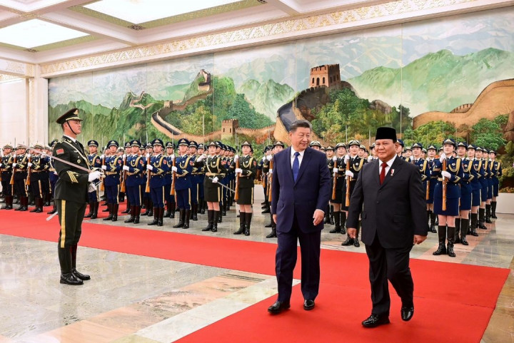 “Saya ingin menegaskan kembali komitmen kami untuk meningkatkan hubungan ini dan bekerja sama demi kepentingan bersama kedua bangsa kita dan demi kemakmuran, perdamaian, dan stabilitas seluruh Asia. Itulah komitmen saya,” kata Prabowo melalui keterangan tertulis, Minggu, 10 November 2024.