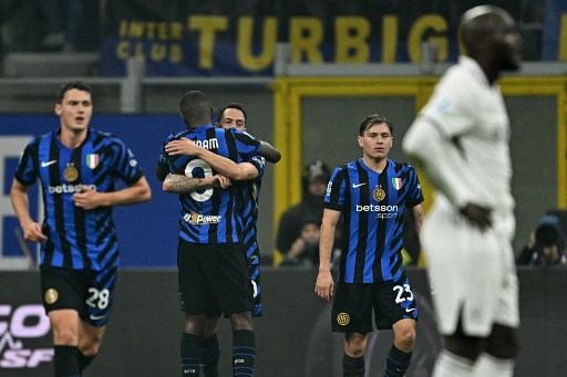 Scott McTominay membuka skor untuk Napoli, sebelum Inter Milan menyamakan kedudukan melalui gol Hakan Calhanoglu.