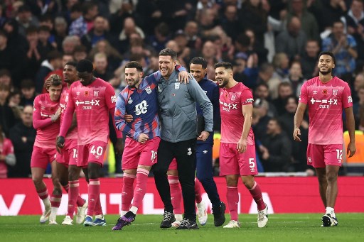 Hasil ini membuat Tottenham harus turun ke peringkat ke-10 klasemen sementara Liga Inggris dengan torehan 16 poin dari 11 pertandingan, sedangkan Ipswich Town keluar dari zona degradasi dengan mencatatkan delapan poin.