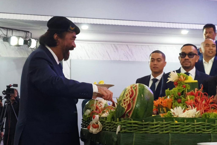 Ketua Umum Partai NasDem Surya Paloh membuka agenda Rapimnas Partai NasDem di Akademi Bela Negara (ABN) Partai NasDem, Jakarta Selatan, Senin, 11 November 2024. Kegiatan ini juga dalam rangka perayaan HU) ke-13 Partai NasDem.