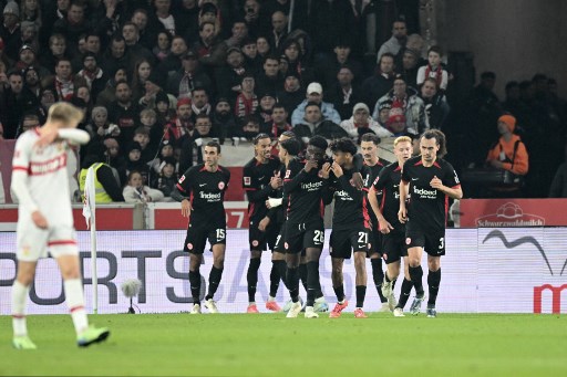 Eintracht Frankfurt sempat unggul tiga gol berkat Hugo Ekitike, Nathaniel Brown, dan Omar Marmoush.
