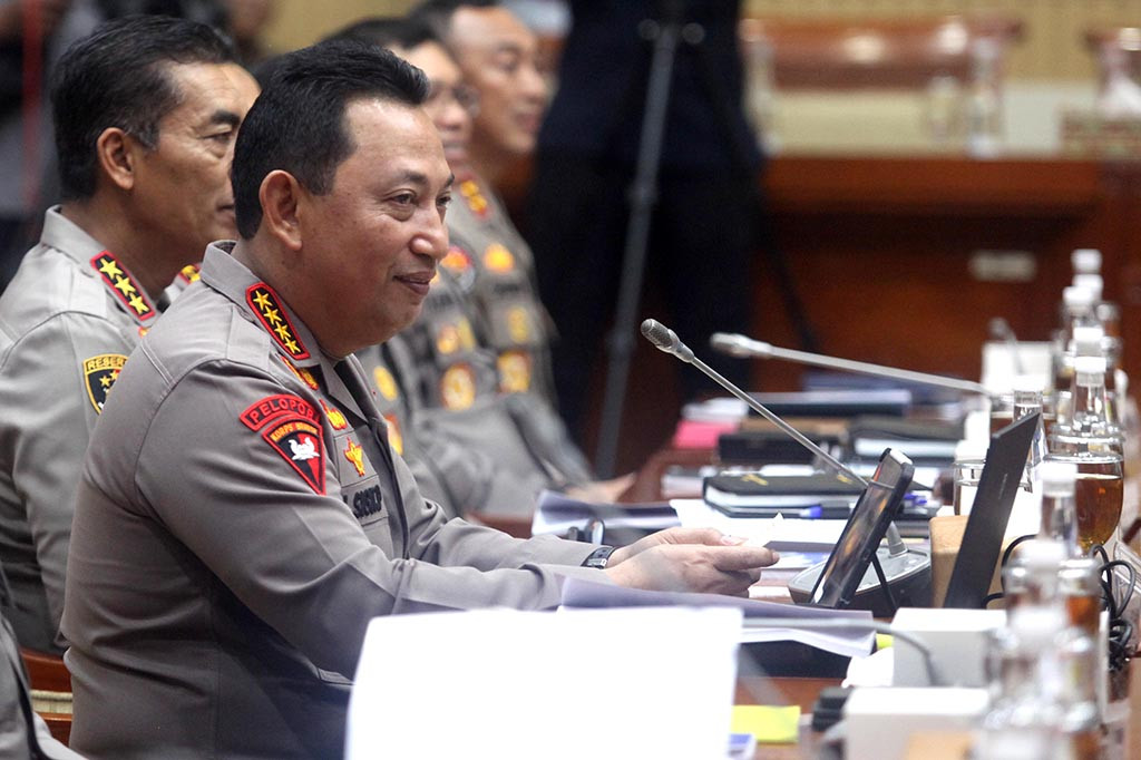 Ia mengatakan bahwa Polri tidak tebang pilih dalam memberantas kasus judi daring karena dari penangkapan Gunawan Sadbor, Polri juga berhasil mengamankan dua orang yang ada di belakangnya.