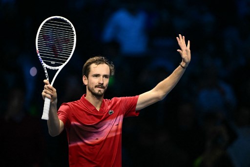 Juara ATP Finals 2020 itu menaikkan catatan menang-kalahnya dengan de Minaur menjadi 7-3.