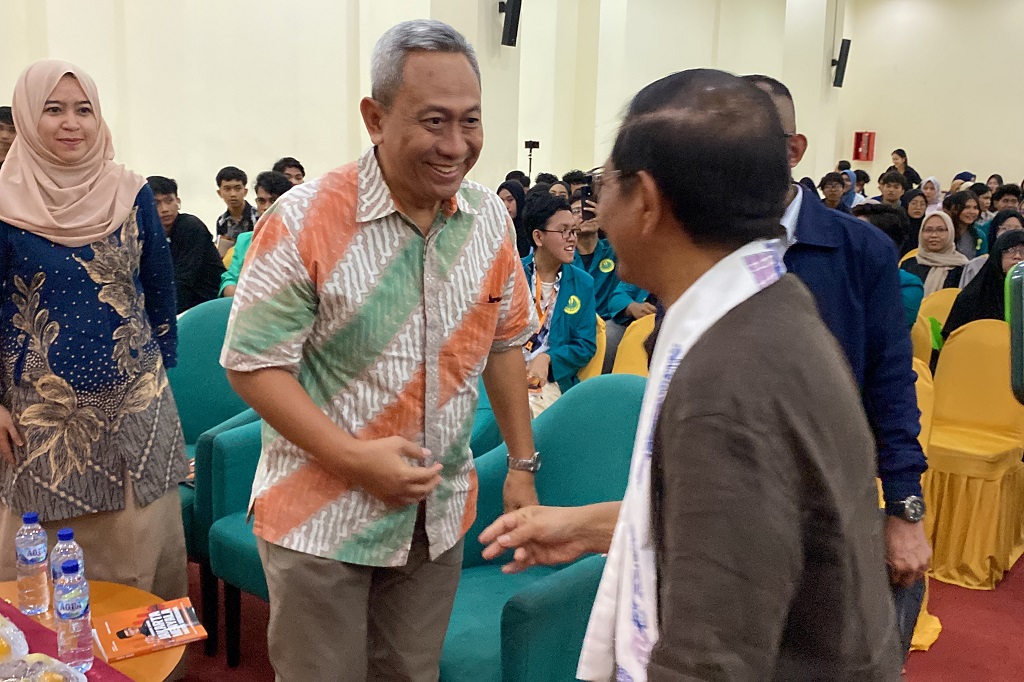 “Padahal dimana saja di dunia taman itu ramai di malam hari, maka saya akan pasangin lampu,” ucap Pramono di Kampus UNJ, Jakarta Timur, Kamis, 14 November 2024.
