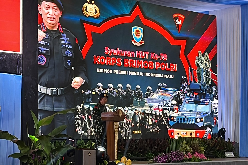 Kapolri Jenderal Listyo Sigit Prabowo mengapresiasi anggota Brimob Polri atas keberhasilan membebaskan pilot Susi Air, Philip Mehrtens yang disandera kelompok kriminal bersenjata (KKB) di Papua. Kapolri menyebut keberhasilan ini menjadi catatan positif untuk Indonesia.