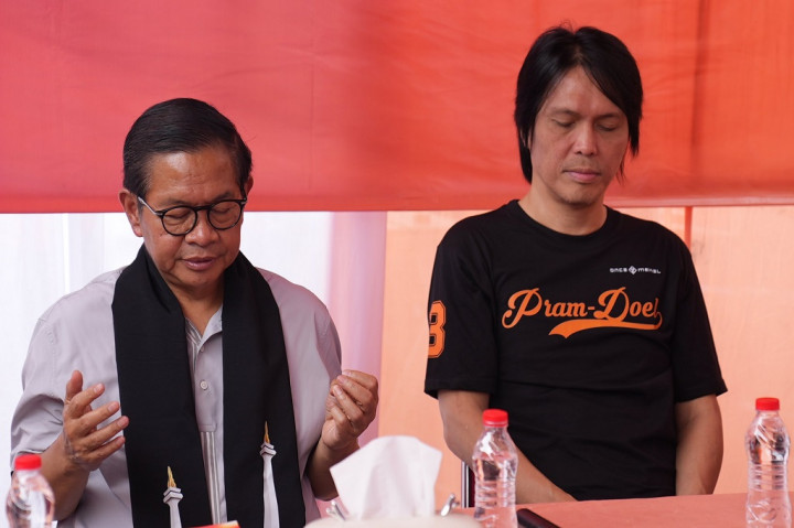 “Saya bersyukur banyak publik figur yang menawarkan diri untuk membantu saya, menawarkan diri lho bukan saya yang minta,” ucap Pramono di kawasan Rawa Simprug, Jakarta Selatan, Kamis, 14 November 2024.