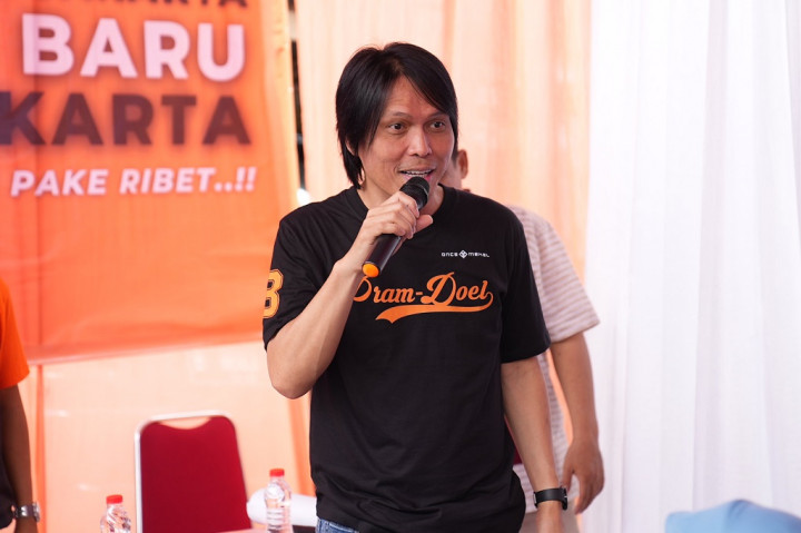 Pria asal Kediri ini juga mengapresiasi relawan pasangan Pramono-Rano yang semakin banyak jumlahnya. Bahkan turut membuat spanduk hingga baliho secara sukarela tanpa sepengetahuan dirinya.