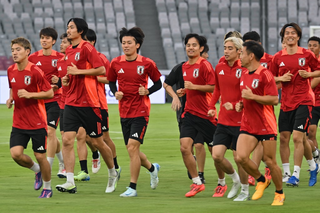 Dalam rangka persiapan pertandingan kualifikasi Piala Dunia 2026 zona Asia, Timnas Jepang menggelar sesi latihan di Stadion Utama Gelor Bung Karno, Kamis, 14 November 2024.