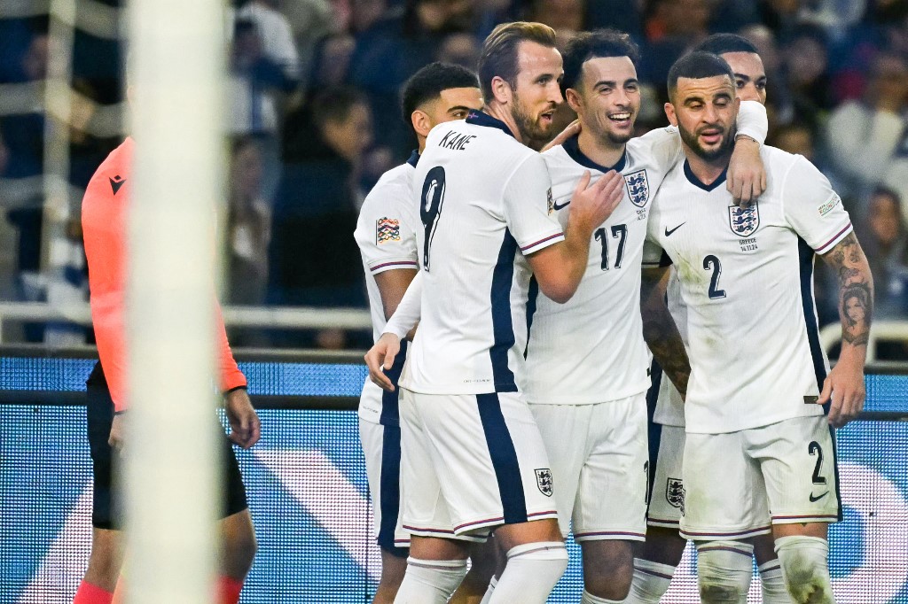 Lima menit kemudian Inggris mengubah kedudukan 3-0 setelah umpan Morgan Gibbs-White diterima Curtis Jones yang mencetak gol indah lewat kaki kanannya.