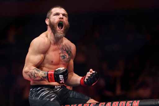 Miller kini memegang rekor rekor pertarungan terbanyak yaitu 45 pertarungan dan kemenangan terbanyak yaitu 27 kemenangan dalam sejarah UFC dan dia masih tetap kuat.