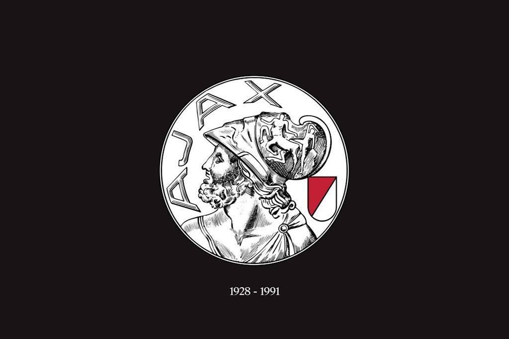 Klub sepak bola Liga Belanda, Ajax Amsterdam, kembali menggunakan logo lama yang dipakai pada 1928-1991, mulai musim 2025-2026.