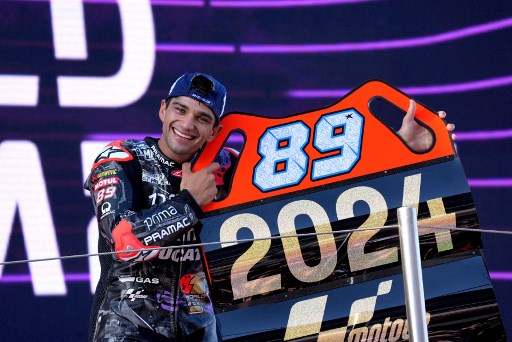 Jorge Martin menjadi juara usai mengamankan total 508 poin atau unggul sepuluh poin atas Pecco Bagnaia yang berada di posisi kedua.