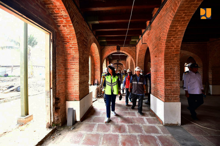 Benteng Pendem Ambarawa (Benteng Fort Willem 1) merupakan benteng terbesar di Pulau Jawa yang dibangun pada abad ke-19 sebagai benteng utama dalam sistem pertahanan Pulau Jawa. Benteng ini mempresentasikan perjuangan rakyat Indonesia dalam perang mempertahankan kemerdekaan.