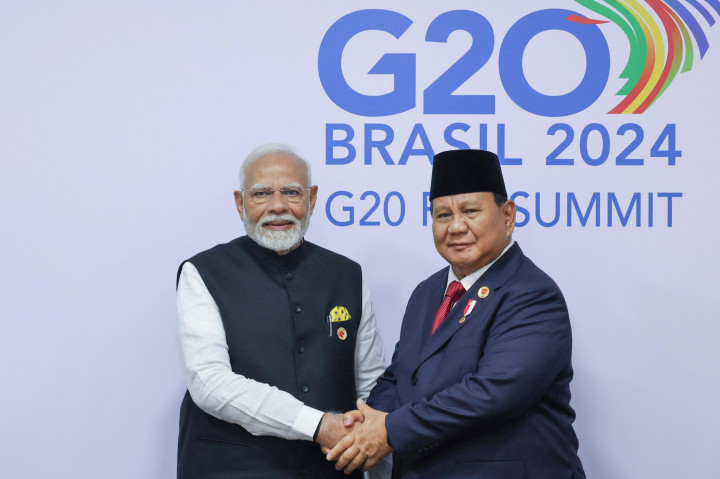 Presiden Prabowo juga menyoroti potensi kerja sama di bidang kesehatan dan pendidikan. Ia mengungkapkan kebutuhan Indonesia akan tenaga medis yang mendesak, mengingat saat ini Indonesia kekurangan 160 ribu dokter.