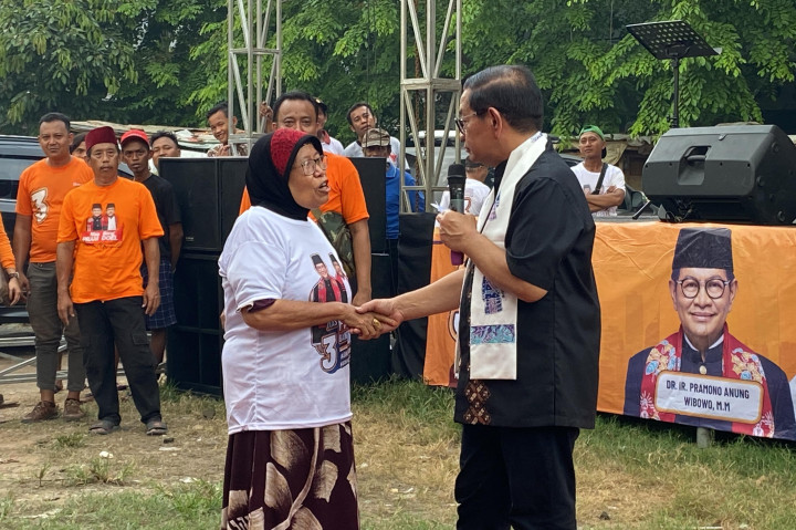 Calon Gubernur (Cagub) Jakarta nomor urut 3 Pramono Anung merespon pertemuan Cagub nomor urut 1 Ridwan Kamil (RK) dengan Presiden ke 7 Jokowi. Pramono tidak mempermasalahkan dukungan Jokowi kepada RK, Ia mengatakan dalam demokrasi hal seperti ini wajar terjadi.